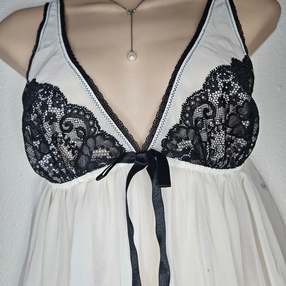 Victoria's Secret Lace Trim Babydoll Chemise - Picture 3 of 8